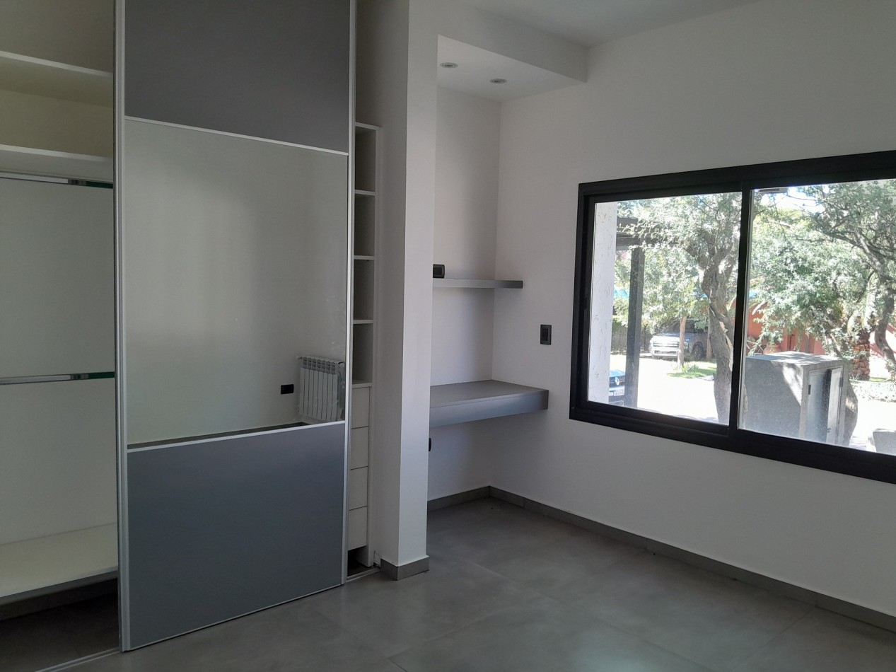 VENDO HERMOSA CASA DE 2 DORM. A ESTRENAR EN LAS CAÑITAS.