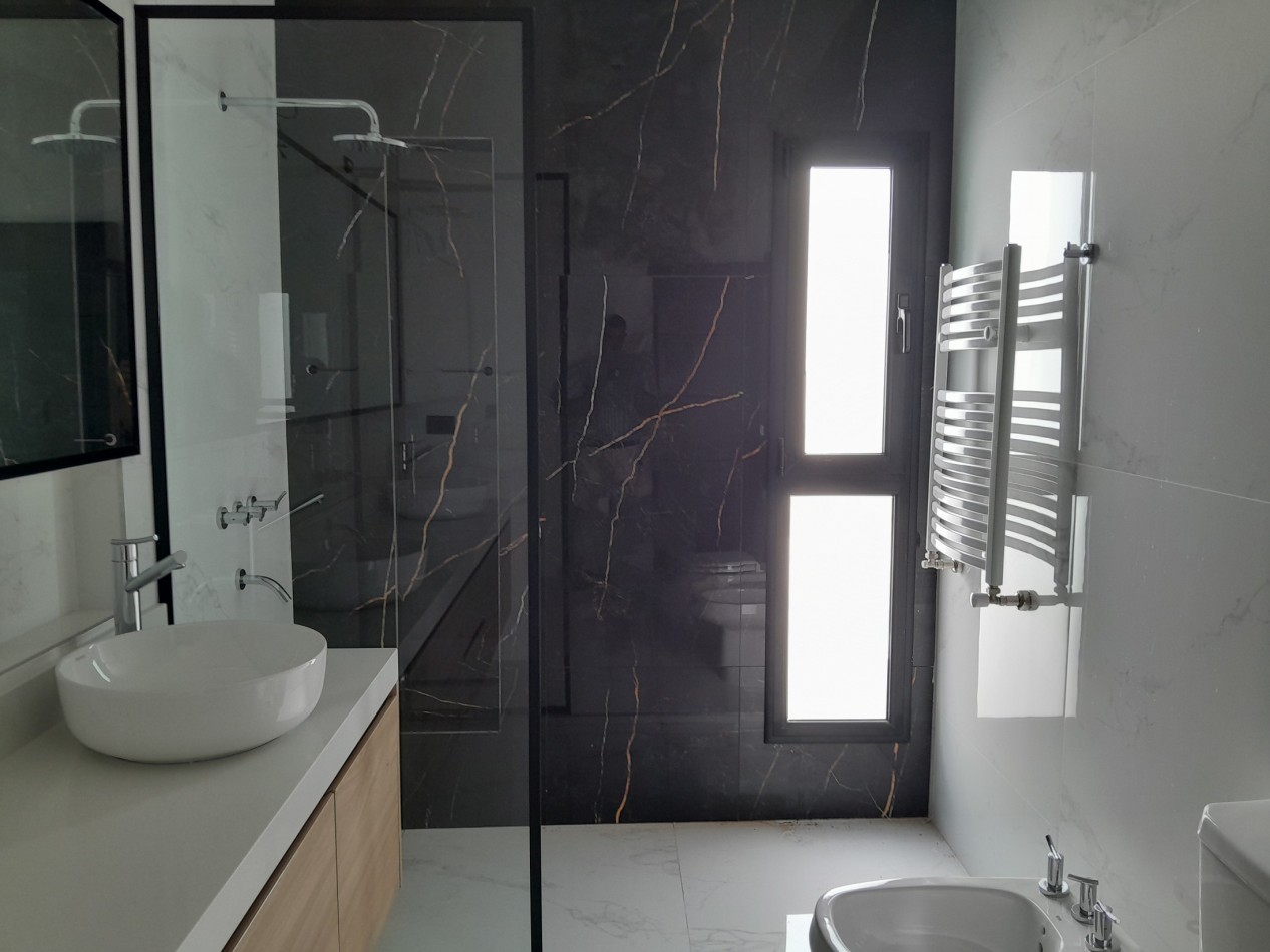 VENDO HERMOSA CASA DE 2 DORM. A ESTRENAR EN LAS CAÑITAS.