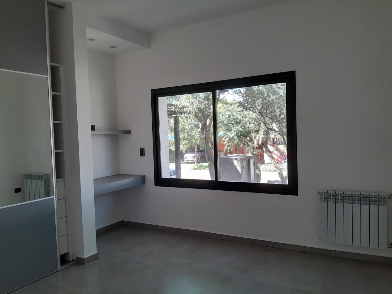 VENDO HERMOSA CASA DE 2 DORM. A ESTRENAR EN LAS CAÑITAS.