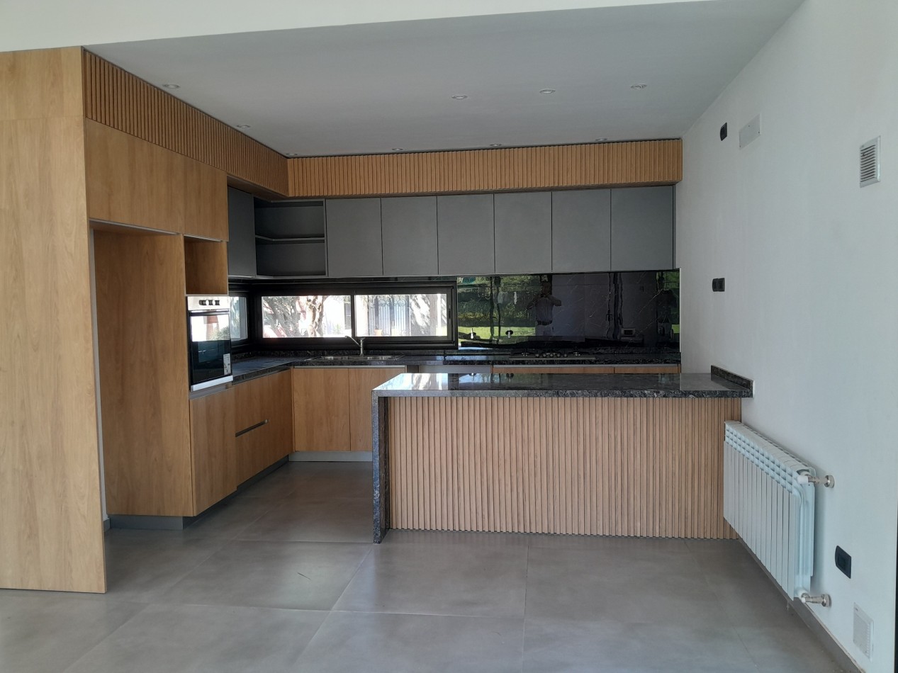 VENDO HERMOSA CASA DE 2 DORM. A ESTRENAR EN LAS CAÑITAS.