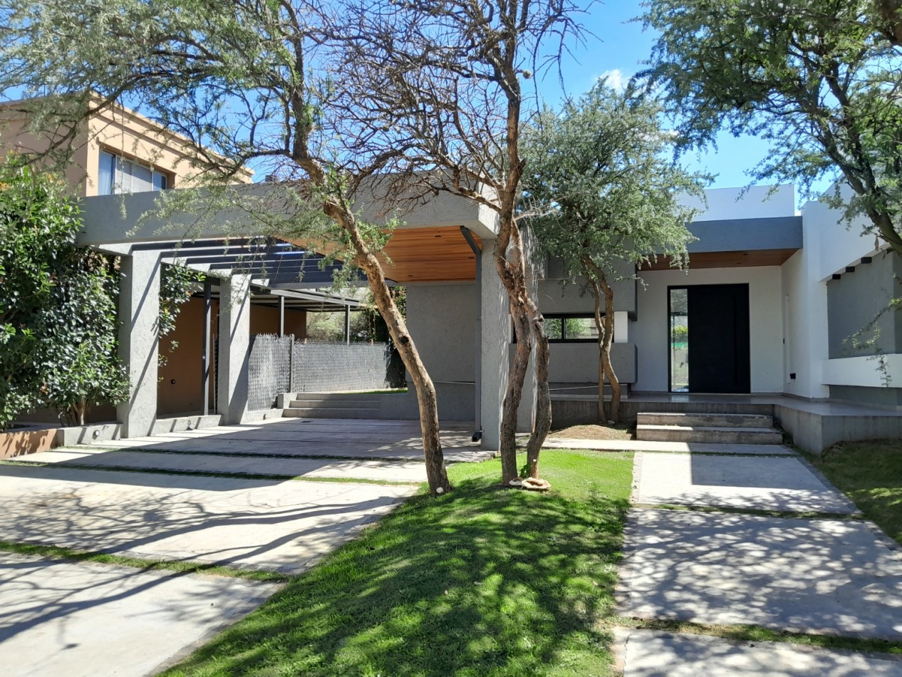 VENDO HERMOSA CASA DE 2 DORM. A ESTRENAR EN LAS CAÑITAS.