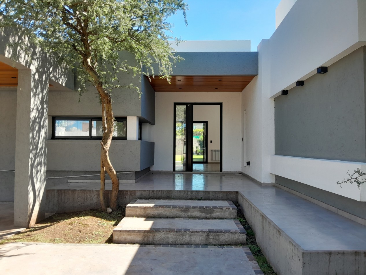 VENDO HERMOSA CASA DE 2 DORM. A ESTRENAR EN LAS CAÑITAS.