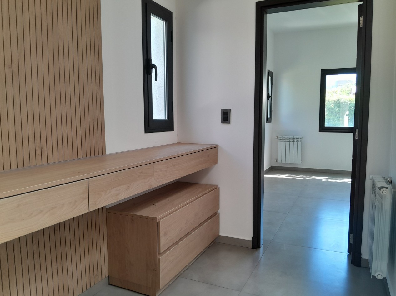 VENDO HERMOSA CASA DE 2 DORM. A ESTRENAR EN LAS CAÑITAS.