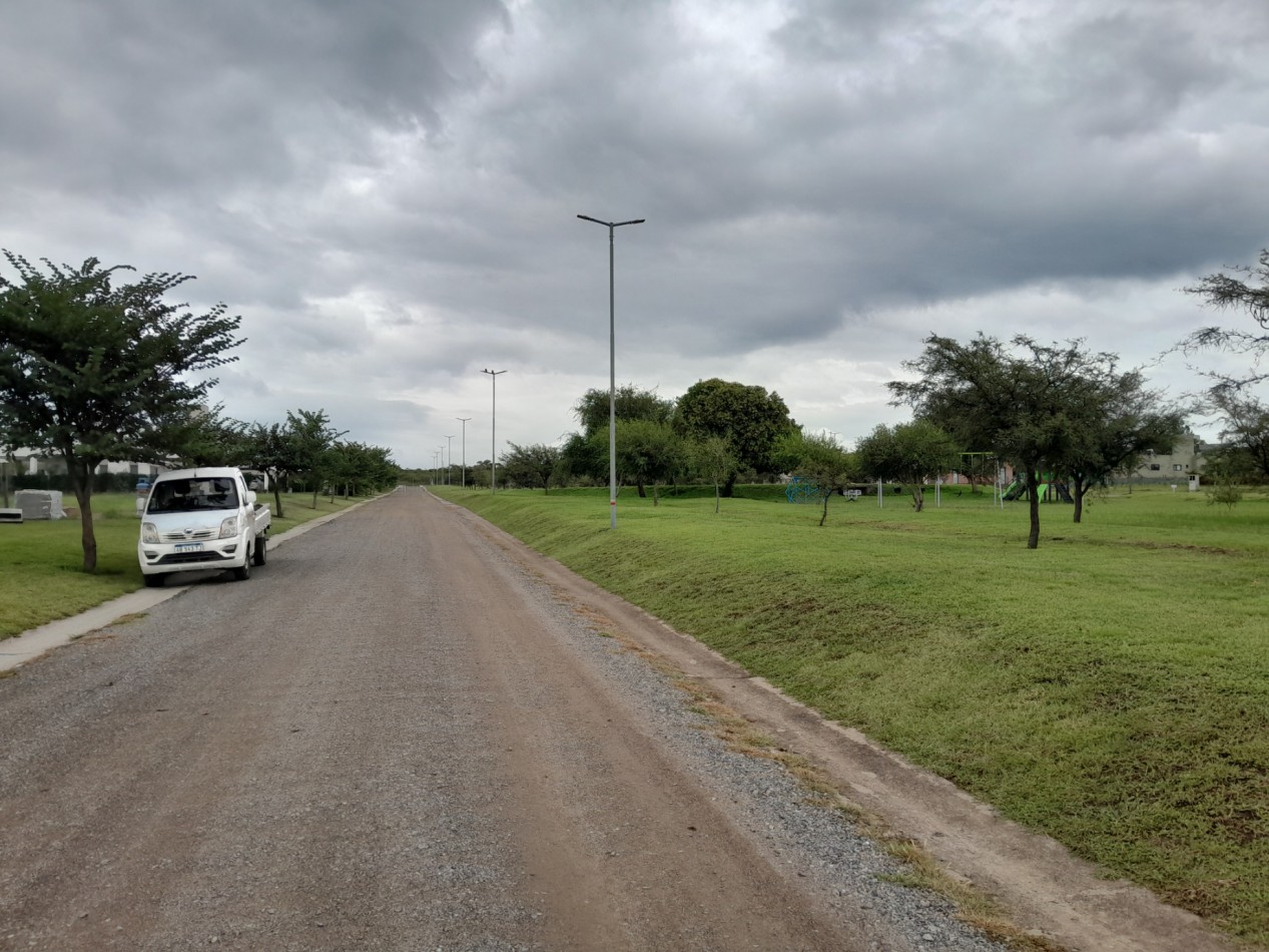 VENDO LOTE CENTRAL 1.000 M2 B° LA CERCANIA, MENDIOLAZA