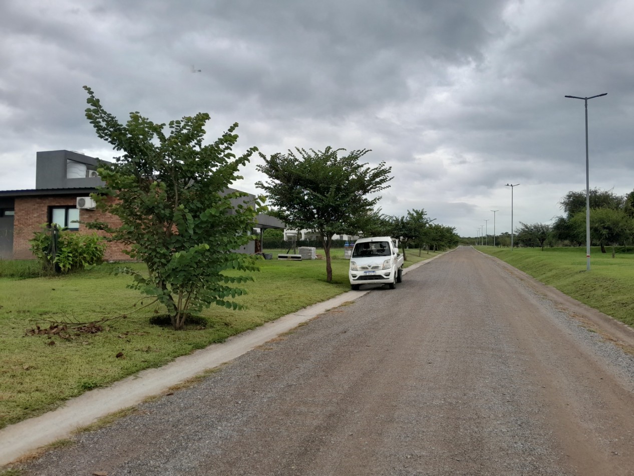 VENDO LOTE CENTRAL 1.000 M2 B° LA CERCANIA, MENDIOLAZA