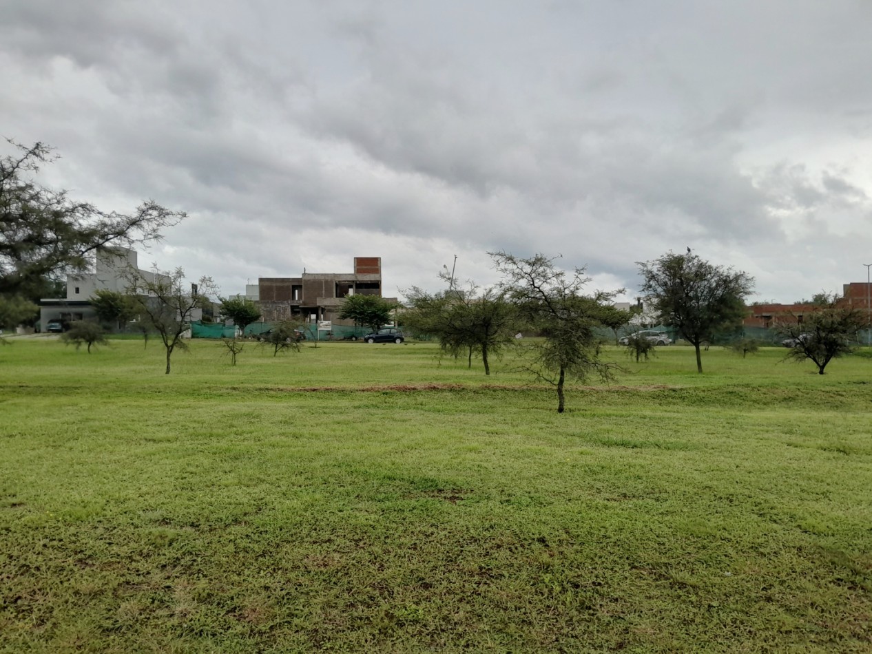 VENDO LOTE CENTRAL 1.000 M2 B° LA CERCANIA, MENDIOLAZA