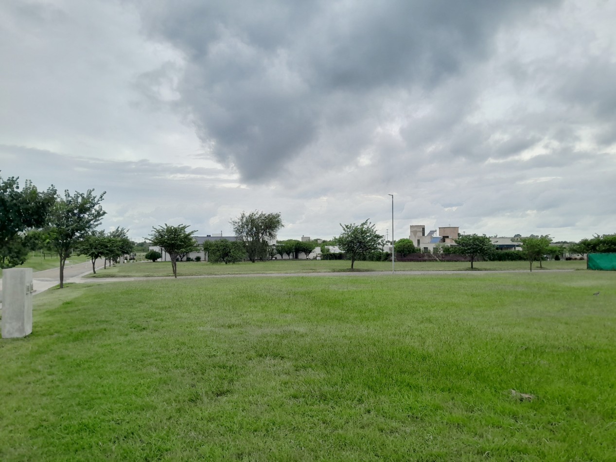VENDO LOTE CENTRAL 1.000 M2 B° LA CERCANIA, MENDIOLAZA