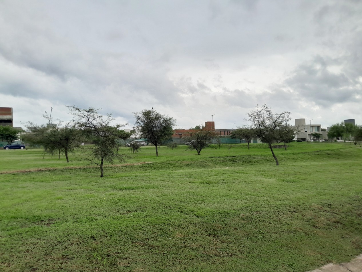 VENDO LOTE CENTRAL 1.000 M2 B° LA CERCANIA, MENDIOLAZA