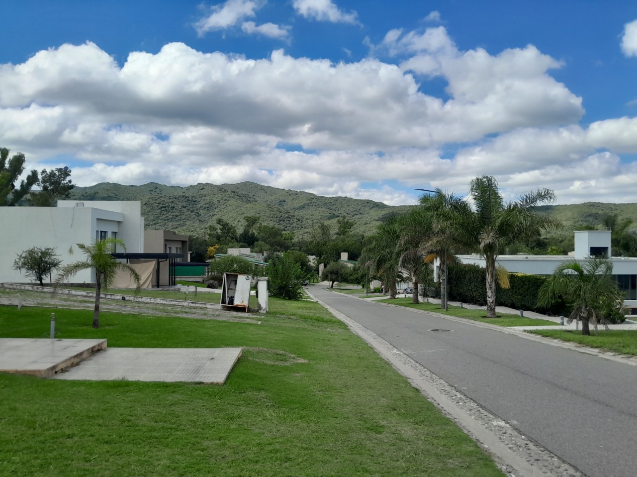 VENDO LOTE 1.243 M2 COUNTRY LA ARBOLADA. LOTE CENTRAL - ZONA ALTA!