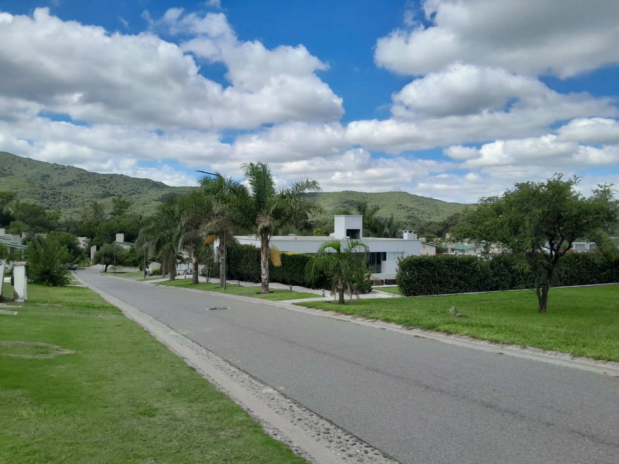 VENDO LOTE 1.243 M2 COUNTRY LA ARBOLADA. LOTE CENTRAL - ZONA ALTA!