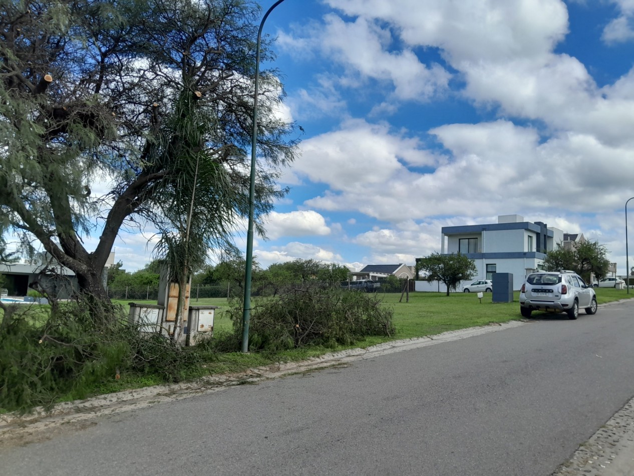 VENDO LOTE 1.243 M2 COUNTRY LA ARBOLADA. LOTE CENTRAL - ZONA ALTA!