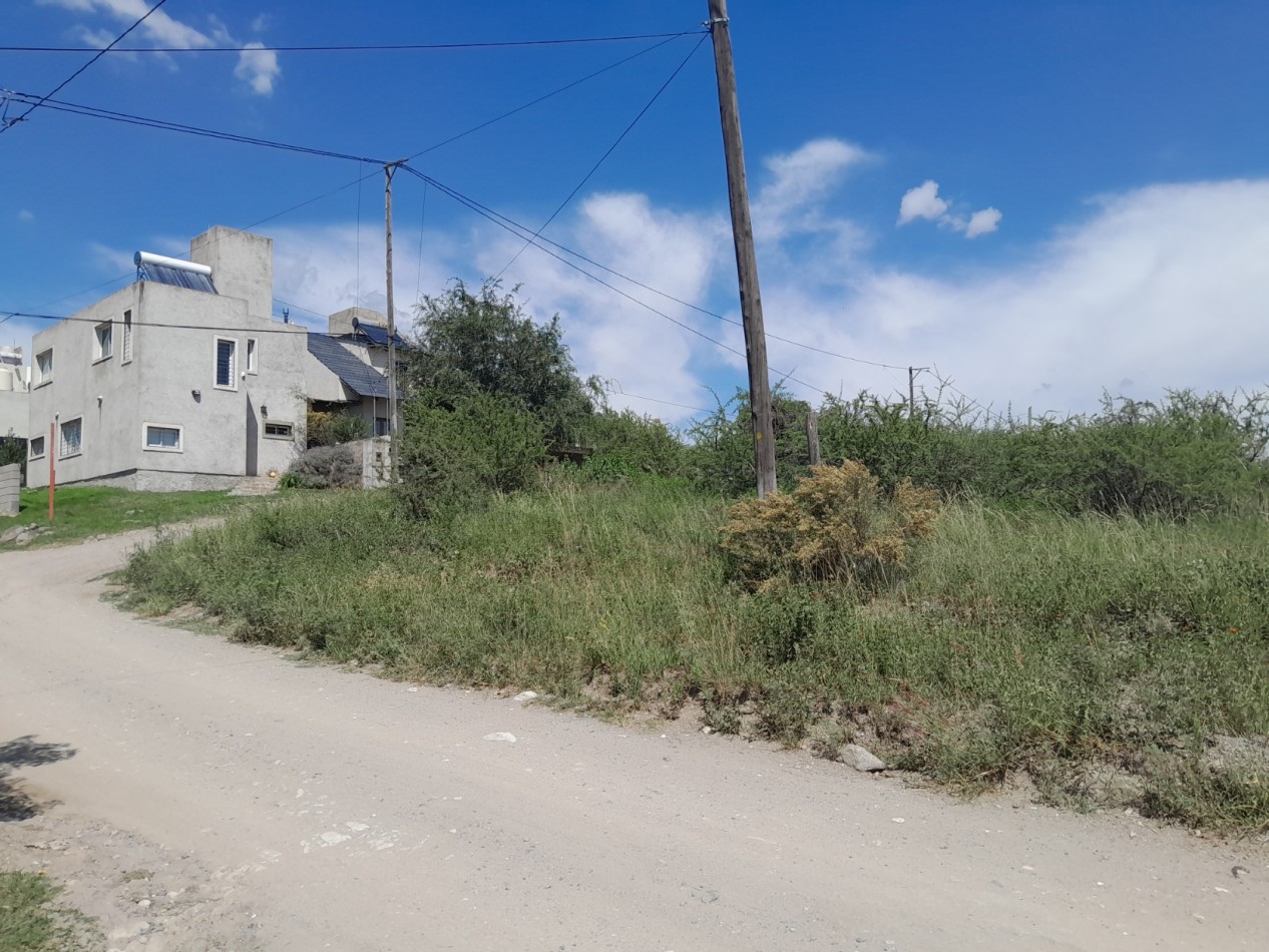 VENDO LOTE 300 M² - VILLA SAN NICOLAS - EXCELENTE VISTA A LAS SIERRAS