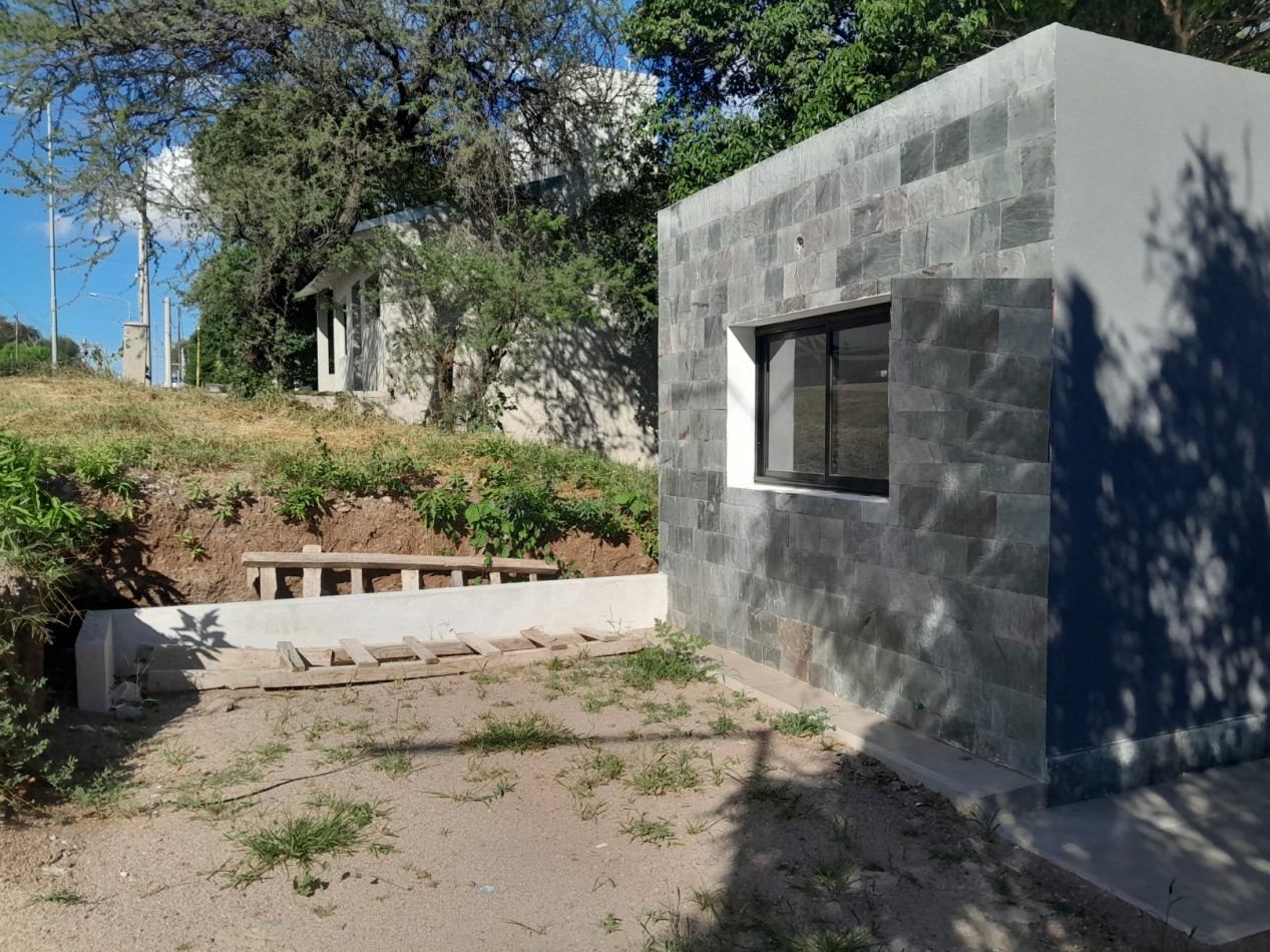 VENDO CASA 2 DORM. B° VILLA CATALINA. ETAPA ECO. A ESTRENAR.