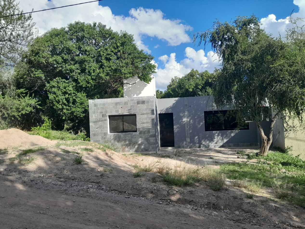 VENDO CASA 2 DORM. B° VILLA CATALINA. ETAPA ECO. A ESTRENAR.