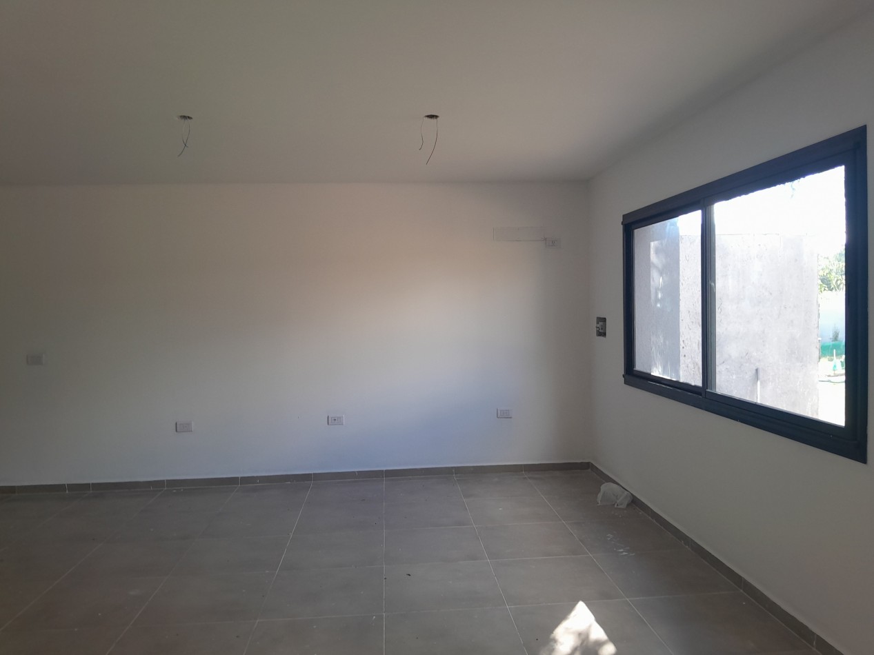 VENDO CASA 2 DORM. B° VILLA CATALINA. ETAPA ECO. A ESTRENAR.