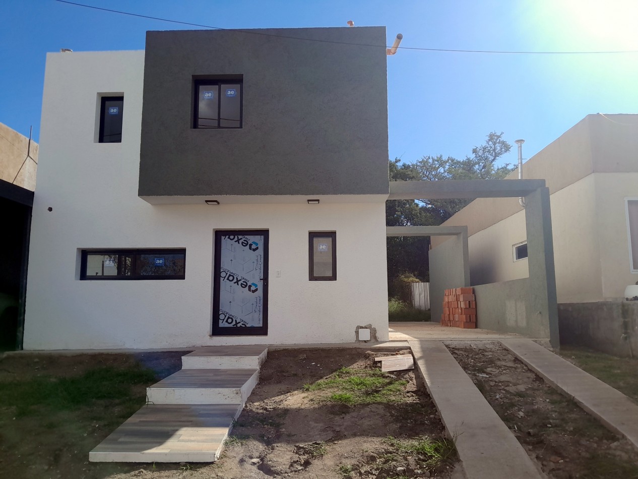 CASA A ESTRENAR DE 3 DORMITORIOS - VILLA CATALINA - ETAPA CAMPOS VERDES
