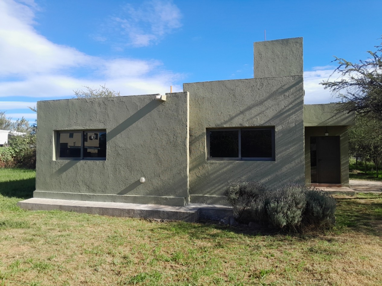 VENTA CASA 3 DORMITORIOS - VILLA CATALINA - PRIMERA ETAPA - ESCRITURA