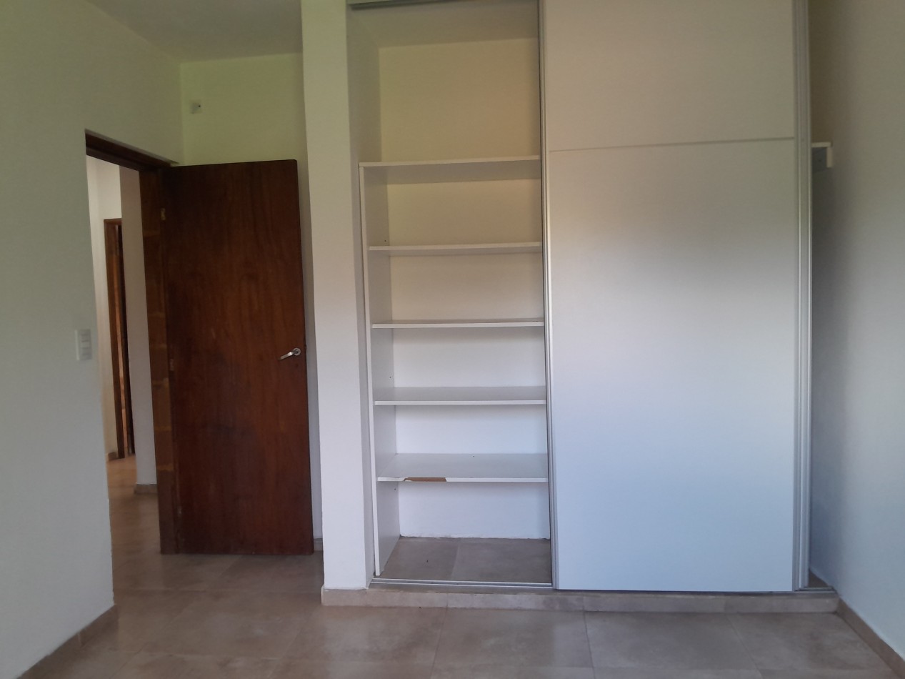VENTA CASA 3 DORMITORIOS - VILLA CATALINA - PRIMERA ETAPA - ESCRITURA