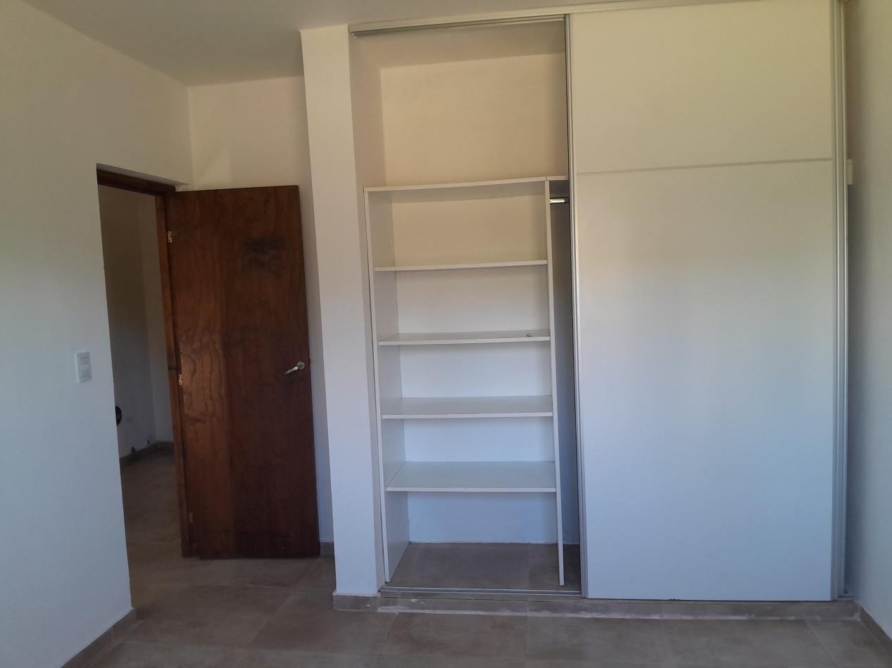 VENTA CASA 3 DORMITORIOS - VILLA CATALINA - PRIMERA ETAPA - ESCRITURA