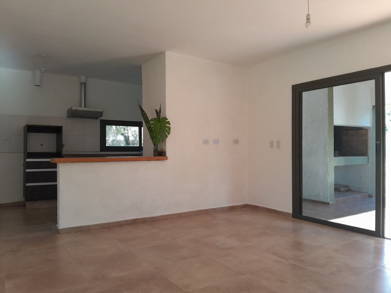 VENTA CASA 3 DORMITORIOS - VILLA CATALINA - PRIMERA ETAPA - ESCRITURA