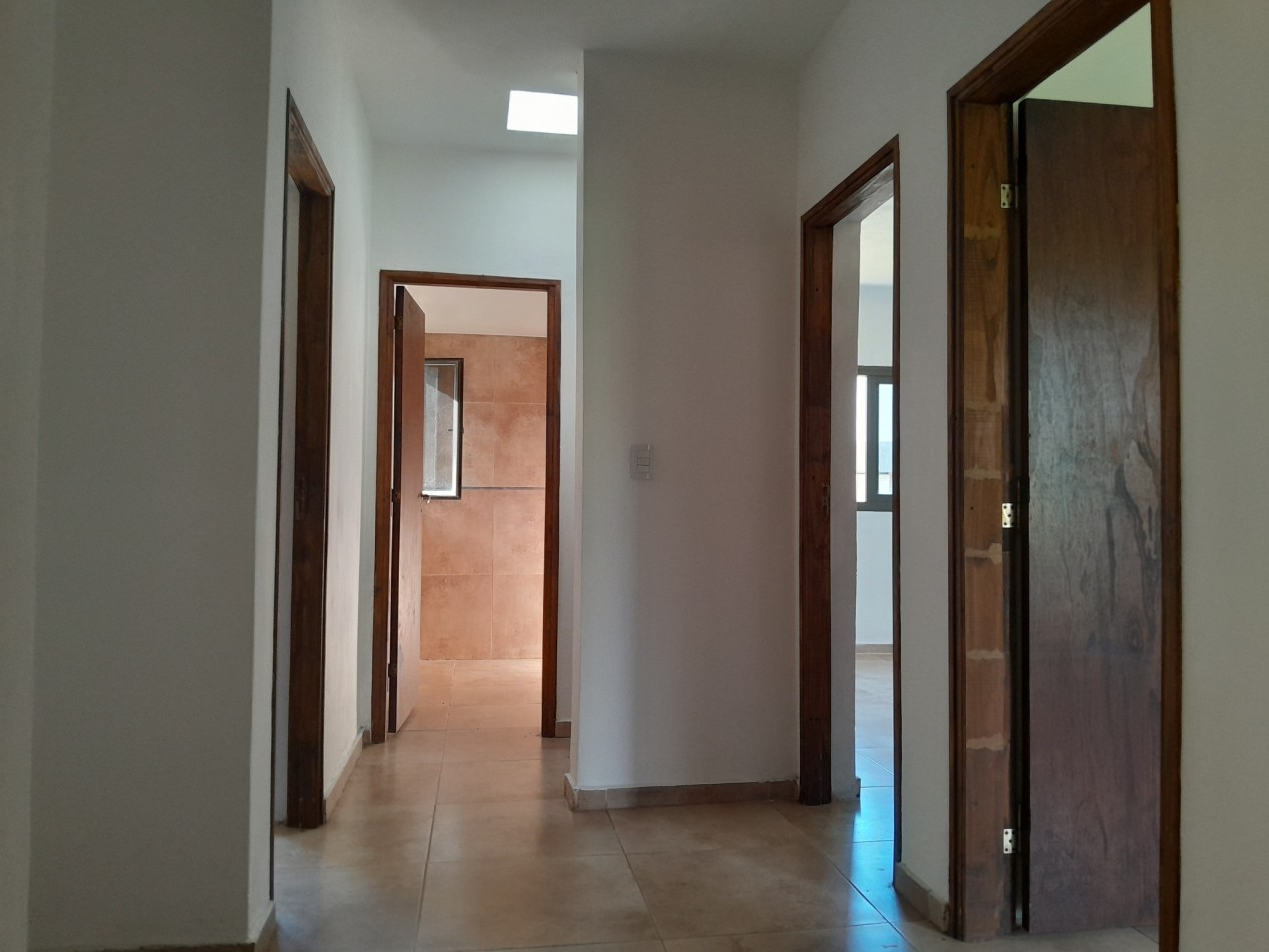 VENTA CASA 3 DORMITORIOS - VILLA CATALINA - PRIMERA ETAPA - ESCRITURA