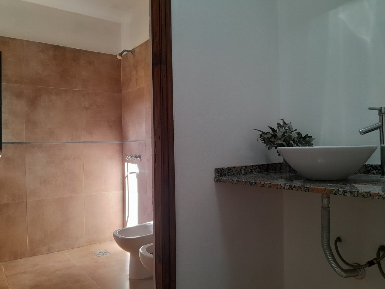 VENTA CASA 3 DORMITORIOS - VILLA CATALINA - PRIMERA ETAPA - ESCRITURA