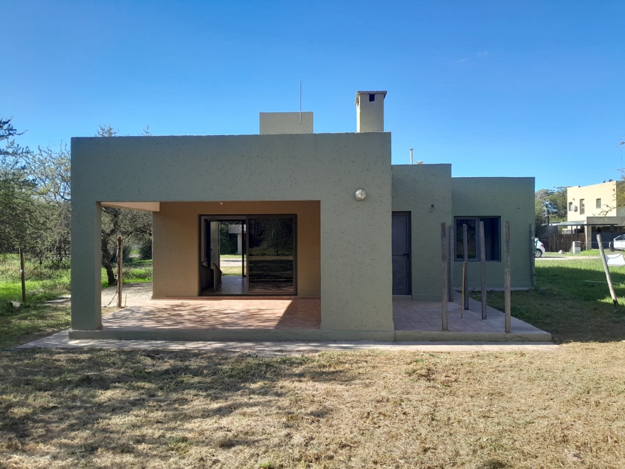 VENTA CASA 3 DORMITORIOS - VILLA CATALINA - PRIMERA ETAPA - ESCRITURA