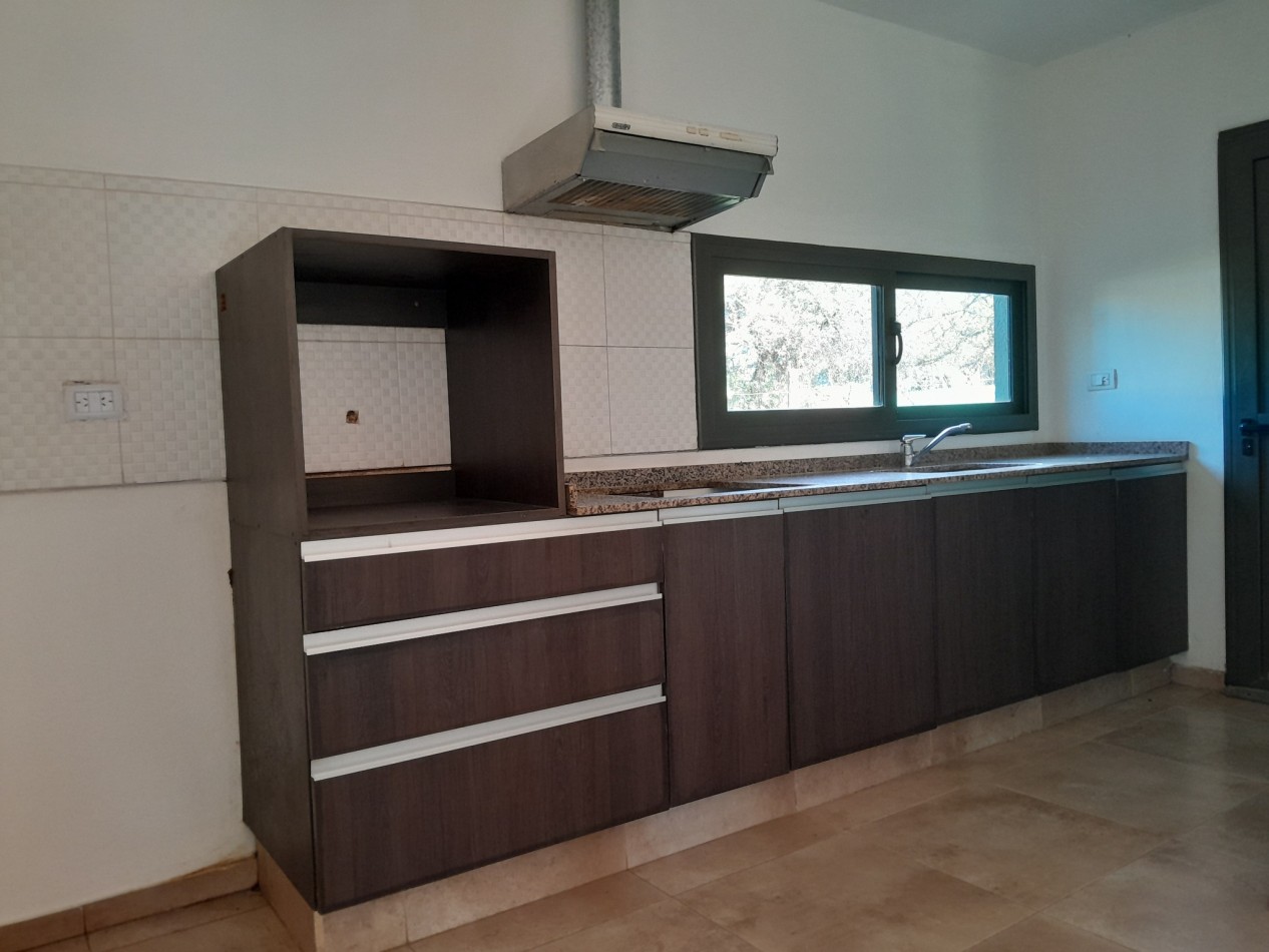 VENTA CASA 3 DORMITORIOS - VILLA CATALINA - PRIMERA ETAPA - ESCRITURA