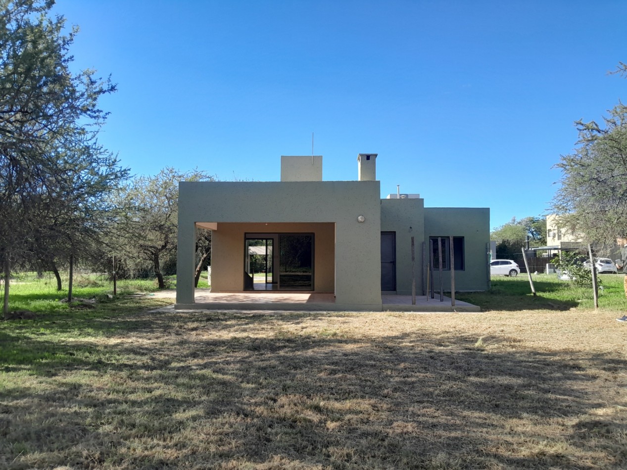VENTA CASA 3 DORMITORIOS - VILLA CATALINA - PRIMERA ETAPA - ESCRITURA