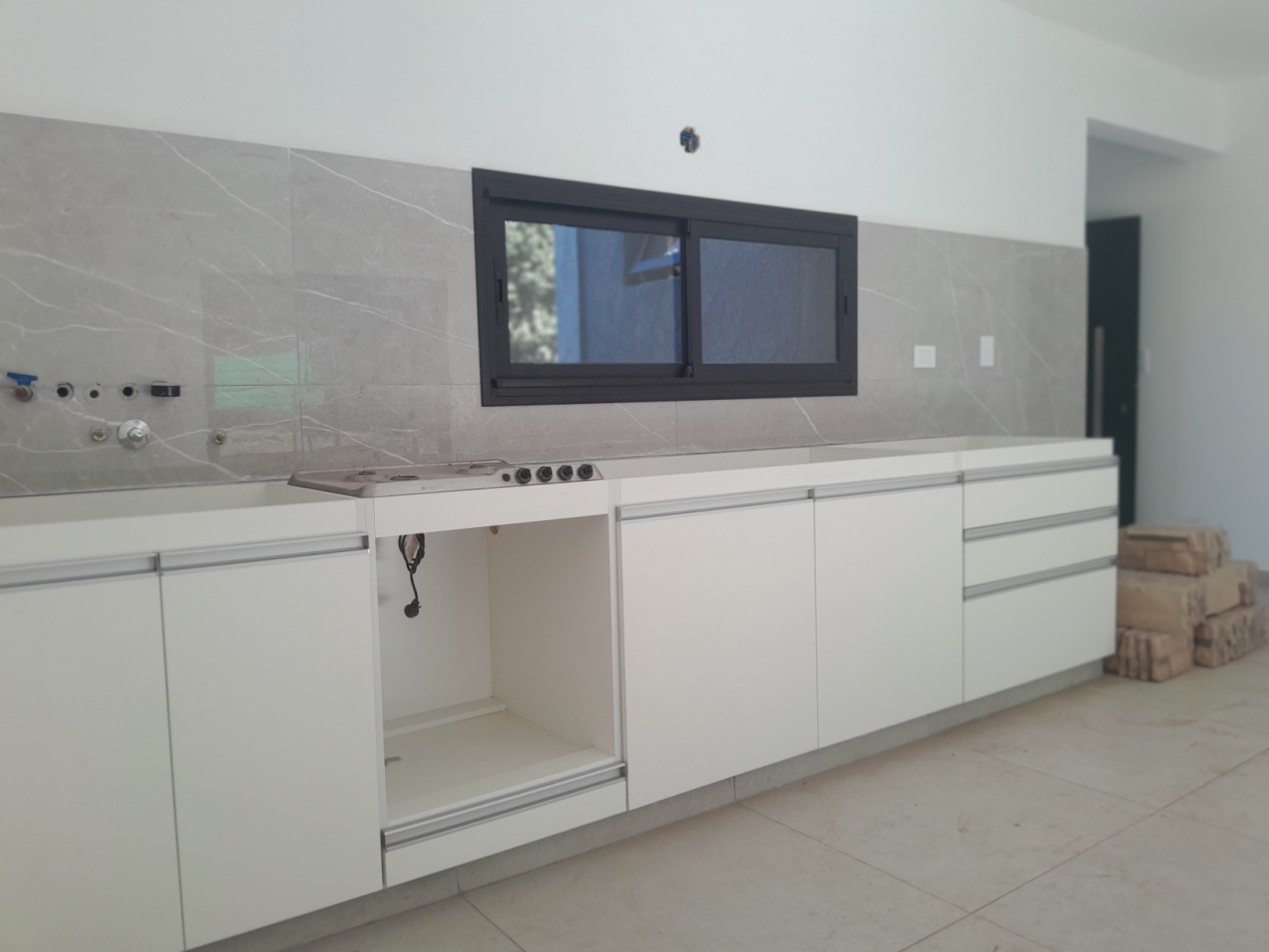 VENDO CASA 2 DORM. A ESTRENAR B° VILLA CATALINA