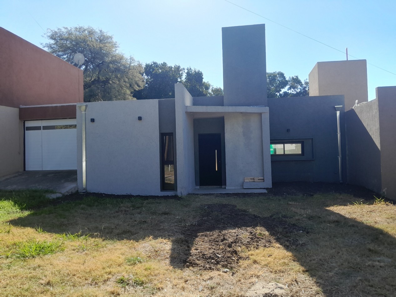 VENDO CASA 2 DORM. A ESTRENAR B° VILLA CATALINA