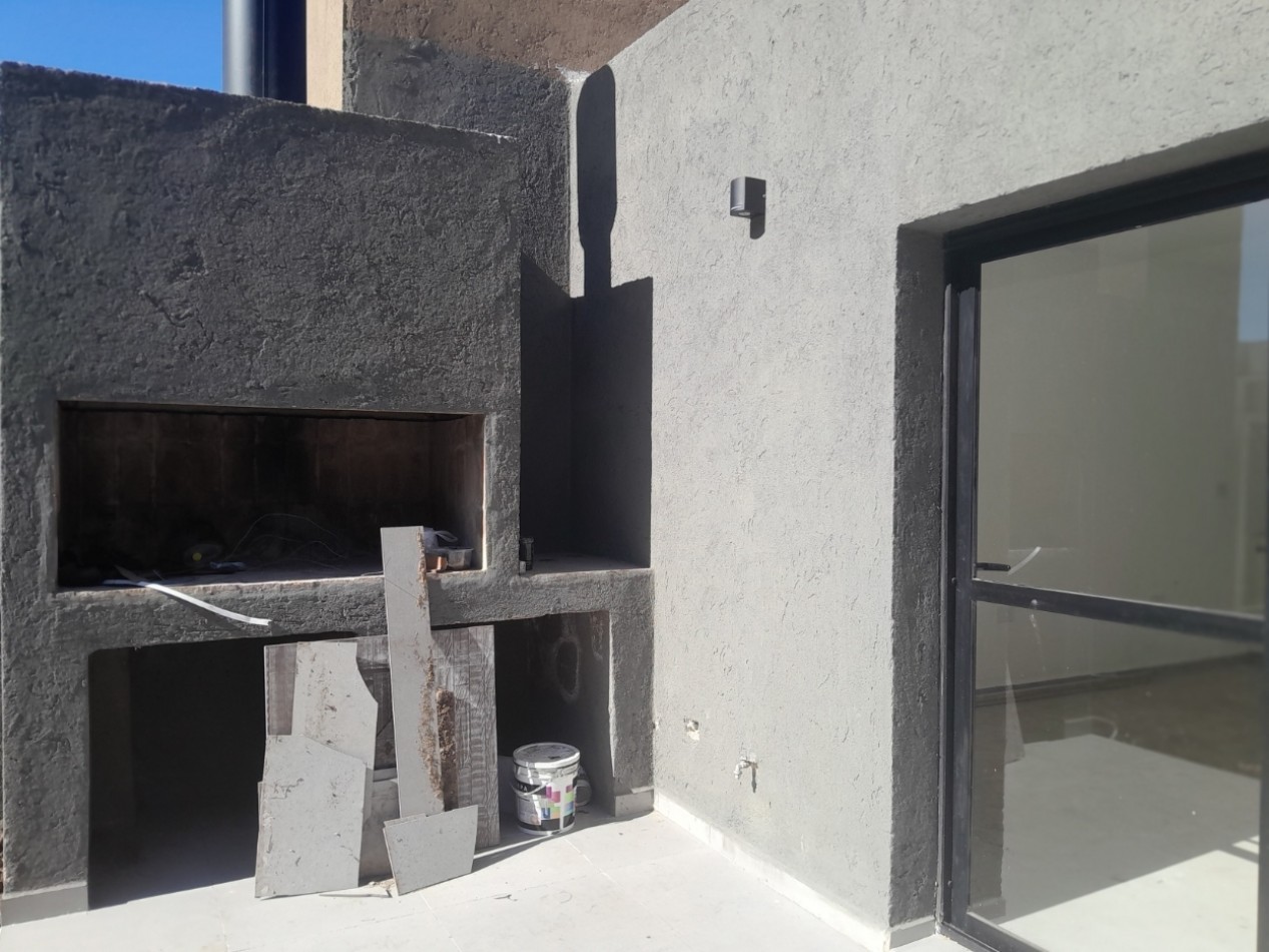 VENDO CASA 2 DORM. A ESTRENAR B° VILLA CATALINA