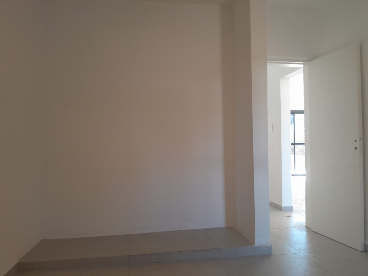 VENDO CASA 2 DORM. A ESTRENAR B° VILLA CATALINA