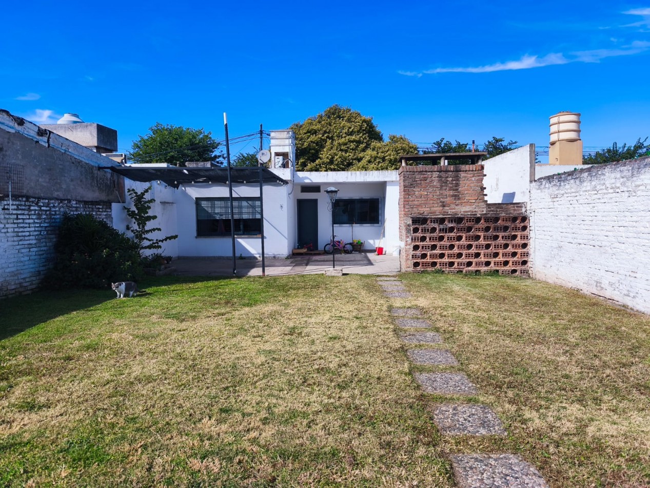 VENDO CASA 2 DORM. B° VILLA MARTA. ESCRITURA