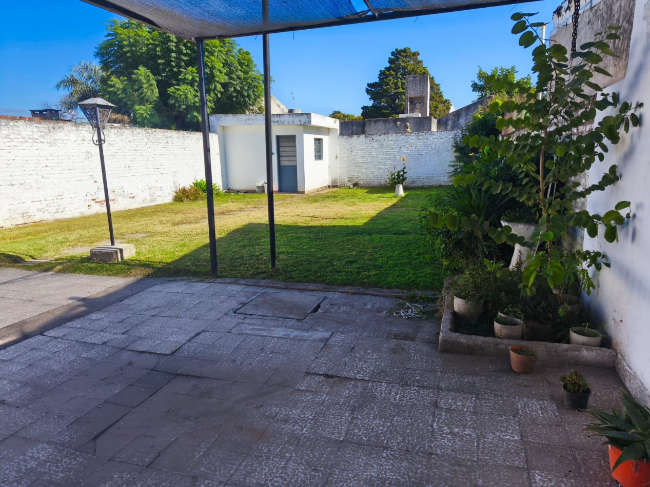 VENDO CASA 2 DORM. B° VILLA MARTA. ESCRITURA
