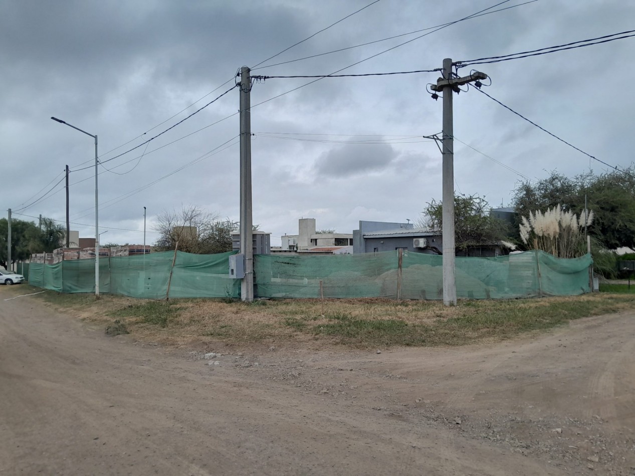 Vendo casa de 3 dormitorios a estrenar en Villa Catalina.
