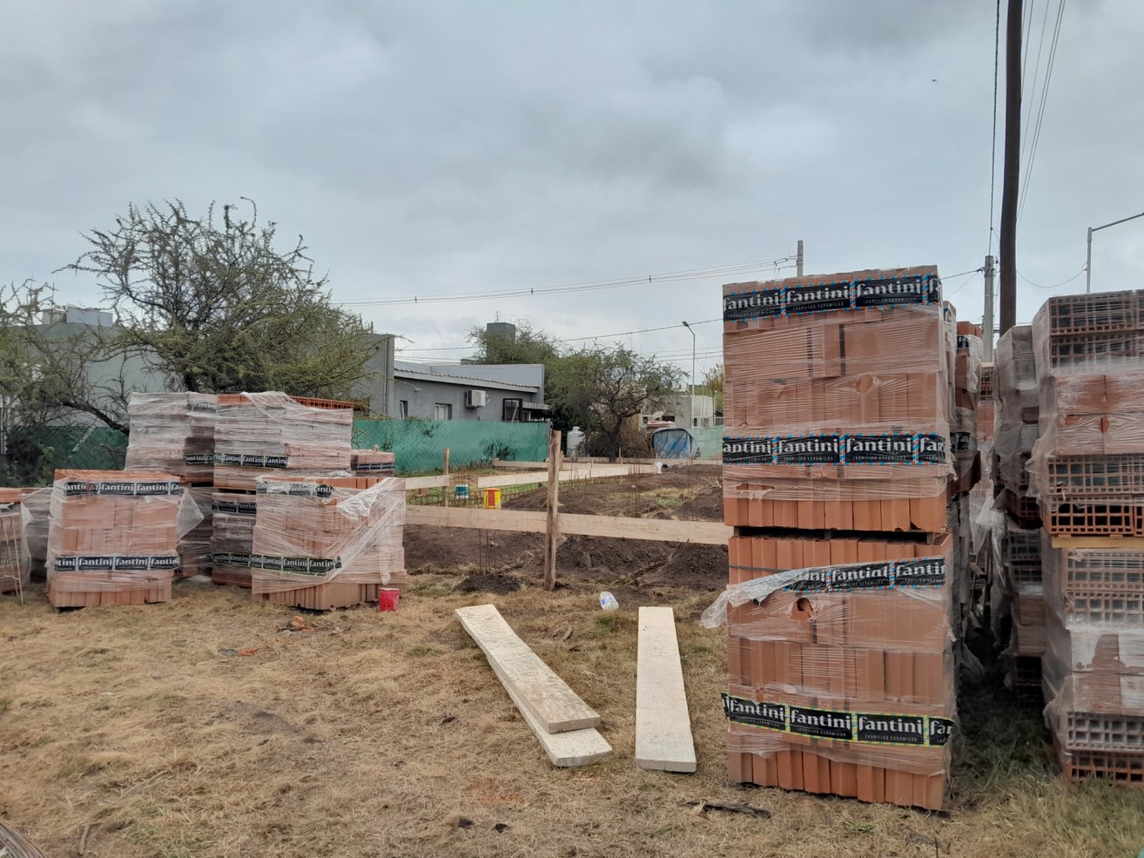 Vendo casa de 3 dormitorios a estrenar en Villa Catalina.