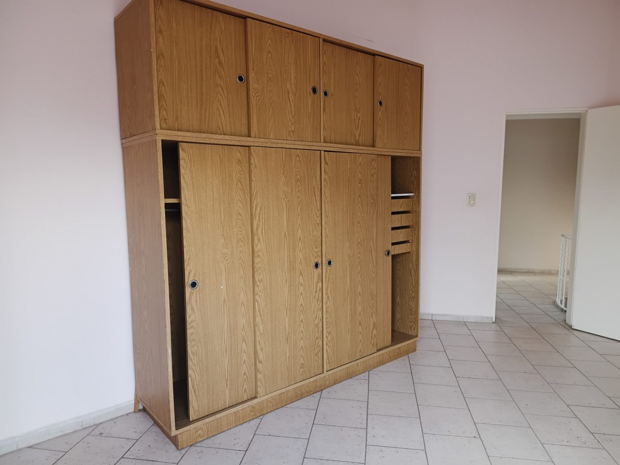 VENDO HERMOSA CASA 3 DORM. B° MARQUES DE SOBREMONTE. APTA CREDITO