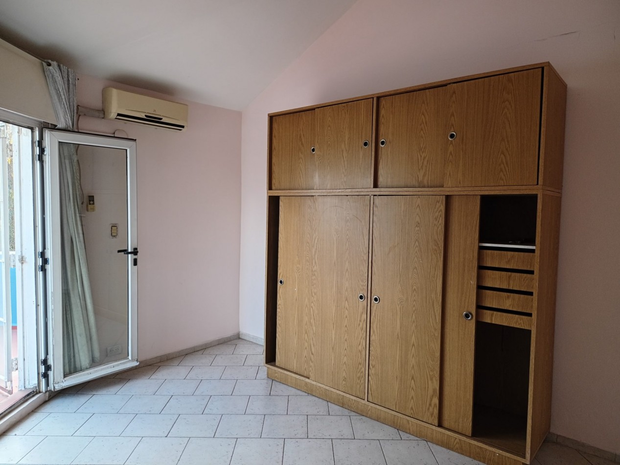 VENDO HERMOSA CASA 3 DORM. B° MARQUES DE SOBREMONTE. APTA CREDITO