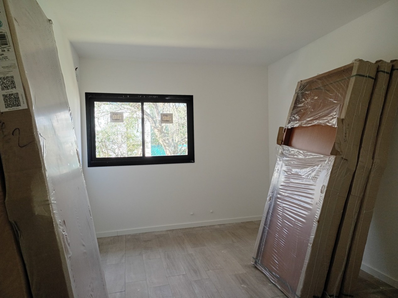 VENDO CASA 2 DORM. B° VILLA CATALINA. A ESTRENAR.