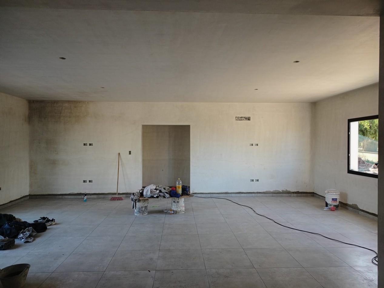 VENDO CASA 3 DORM. A ESTRENAR B° BELA VISTA
