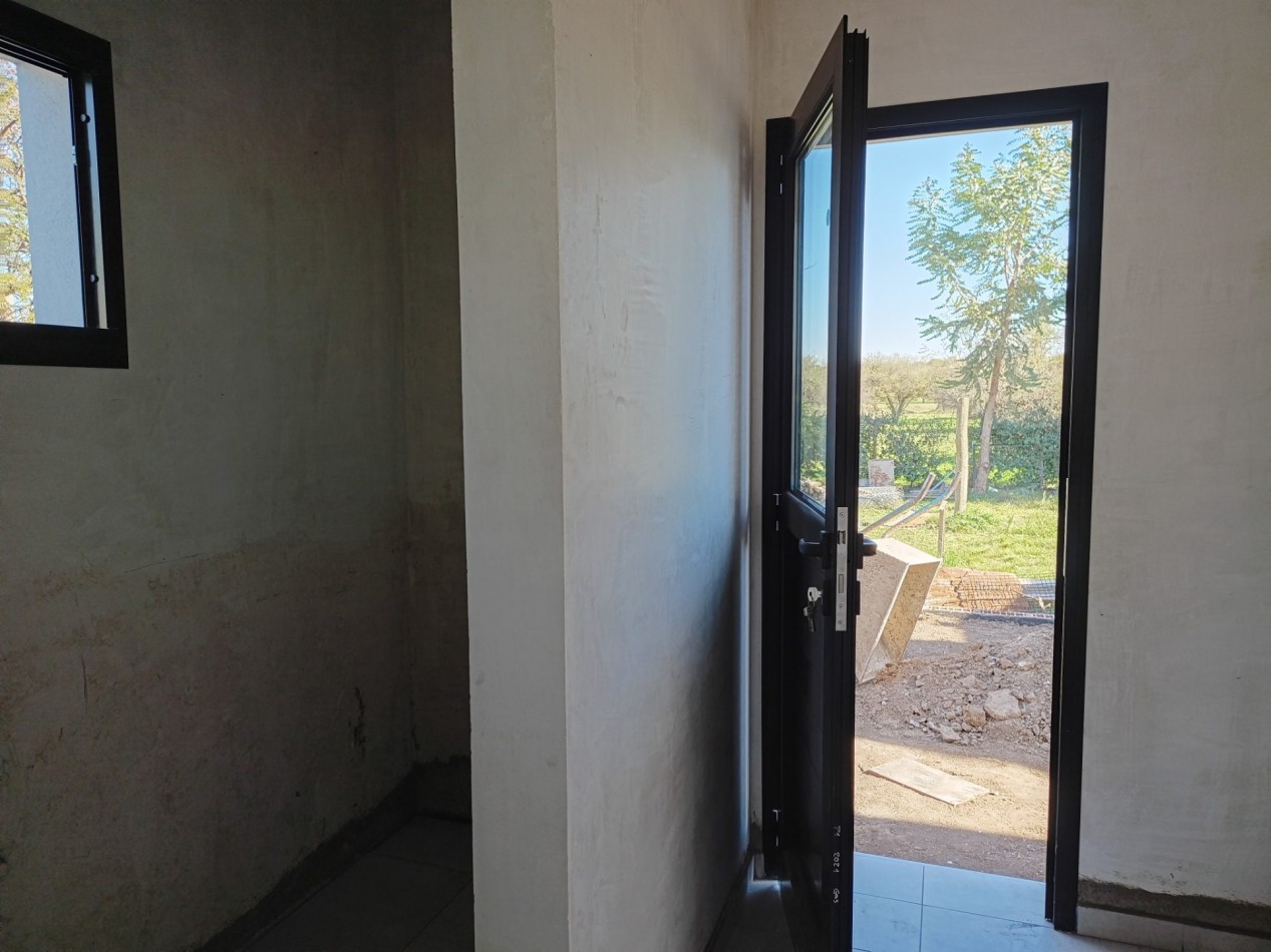 VENDO CASA 3 DORM. A ESTRENAR B° BELA VISTA