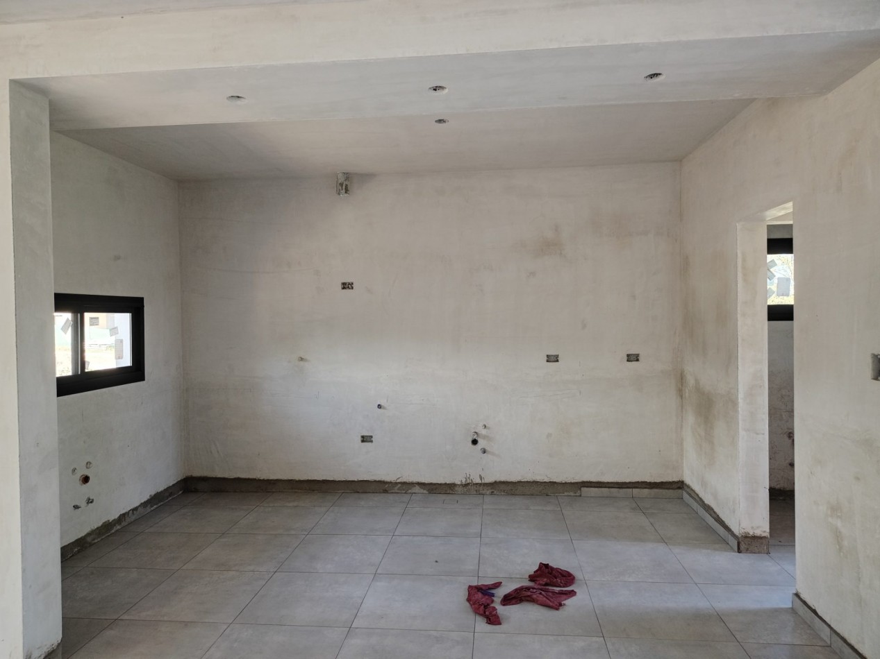 VENDO CASA 3 DORM. A ESTRENAR B° BELA VISTA