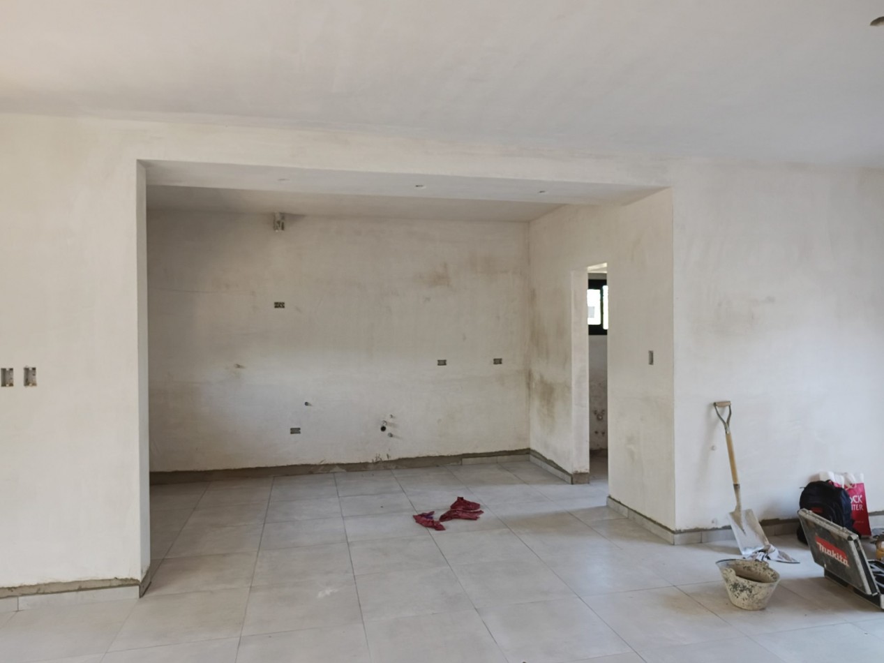 VENDO CASA 3 DORM. A ESTRENAR B° BELA VISTA