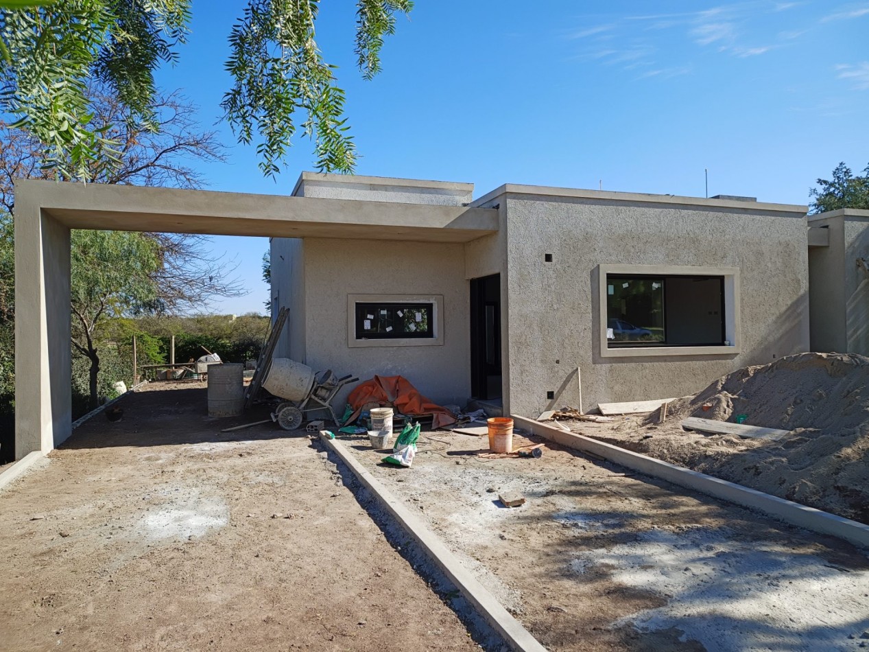 VENDO CASA 3 DORM. A ESTRENAR B° BELA VISTA