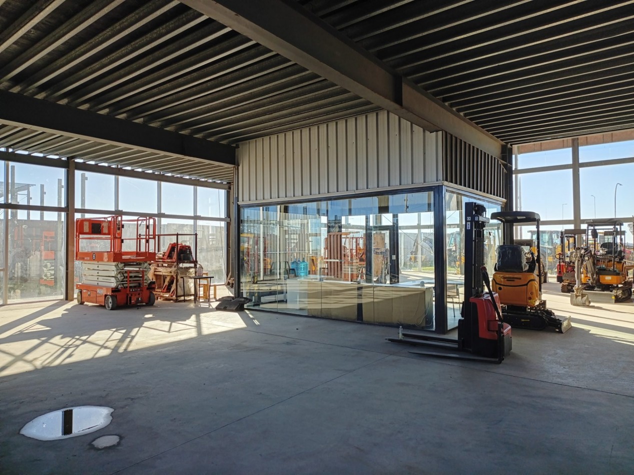 ALQUILER - LOCAL 420 M² FRENTE A RUTA 9 | POLO 52