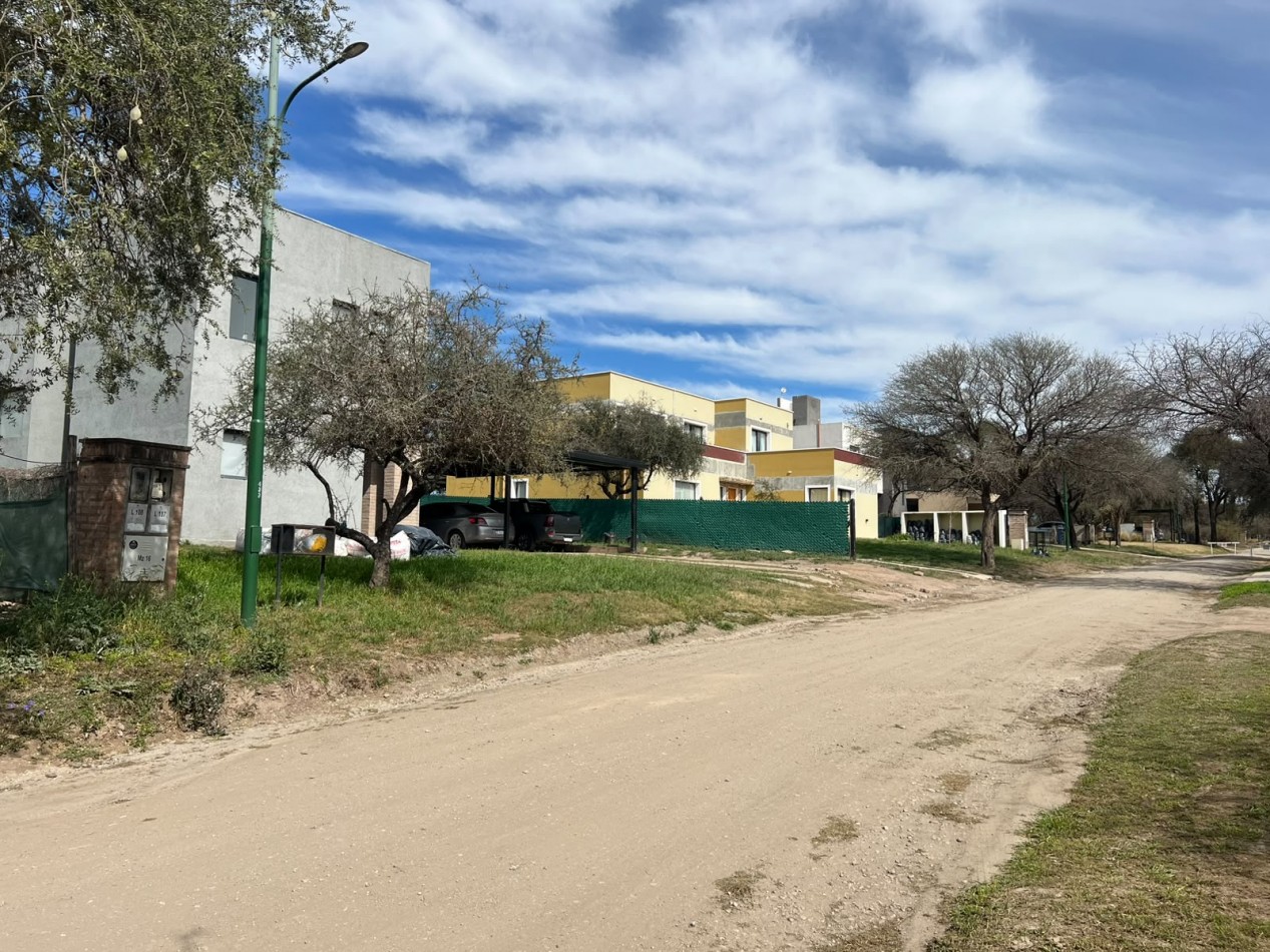 Lote en venta Valle del Golf. 863 m2. 