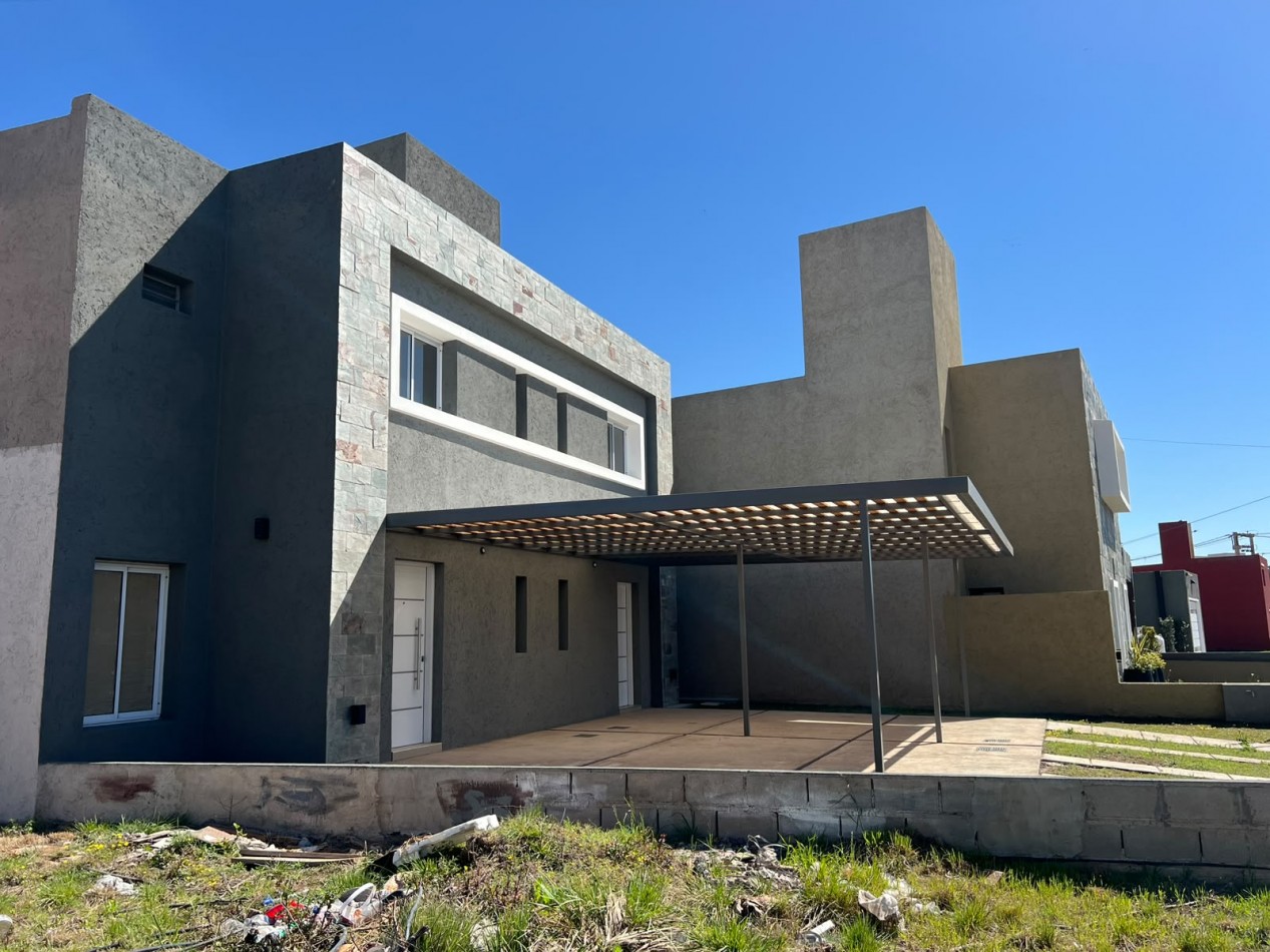 LOTE EN VENTA VALLE CERCANO. LOS JUEGOS. CON ESCRITURA. APTO DUPLEX. 