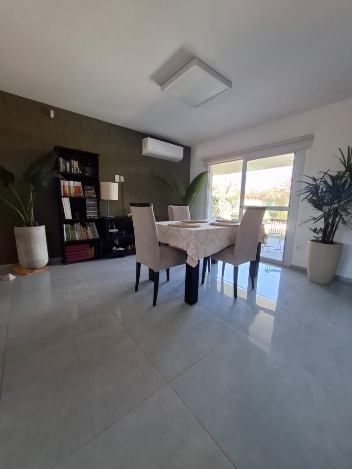 VENDO CASA 2 DORM. VILLA CATALINA PRIMERA ETAPA. ESCRITURA