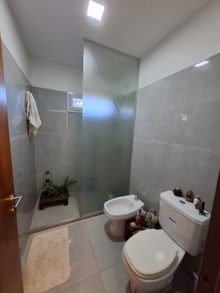 VENDO CASA 2 DORM. VILLA CATALINA PRIMERA ETAPA. ESCRITURA